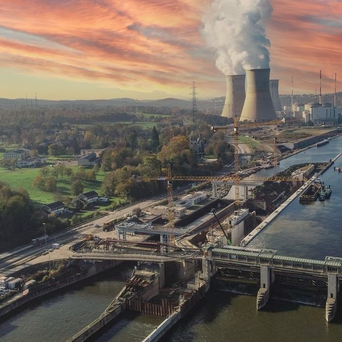 Vista aérea da eclusa de Ampsin, na Bélgica